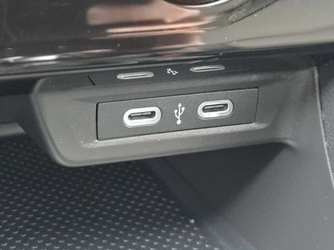 Used 2024 Volkswagen Jetta SE image 23