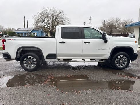 Used 2024 Chevrolet Silverado 2500 Custom w/ Custom Value Package image 6