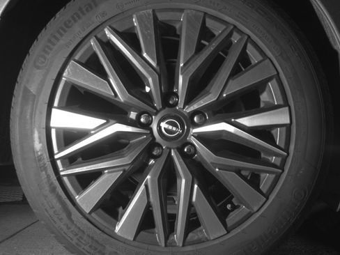 Used 2025 Nissan Altima 2.5 SV FWD image 15