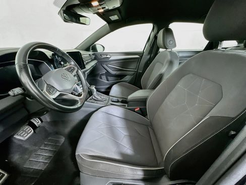 Used 2025 Volkswagen Jetta Sport FWD image 13