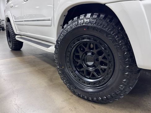 Used 2006 Toyota Sequoia SR5 image 2