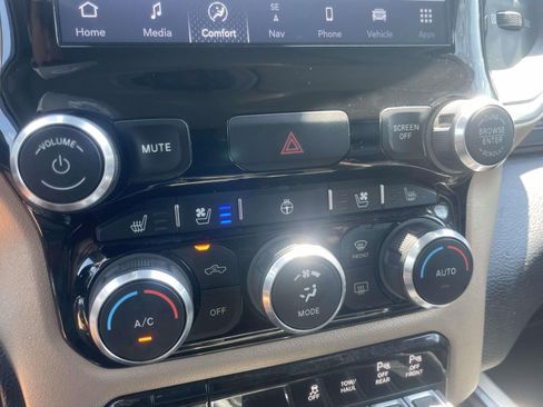 Used 2022 RAM 1500 Laramie AWD/4WD image 25