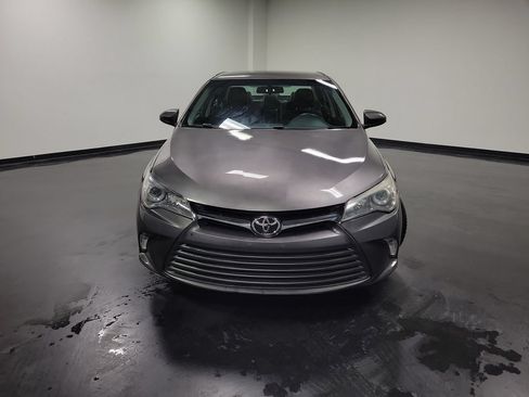 Used 2016 Toyota Camry SE FWD image 2