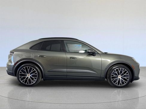 New 2025 Porsche Macan Electric image 9