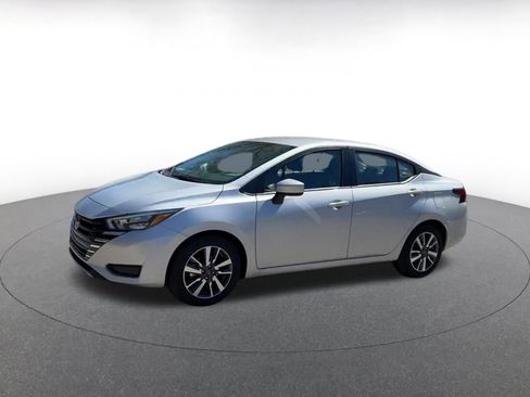 Used 2025 Nissan Versa SV image 8