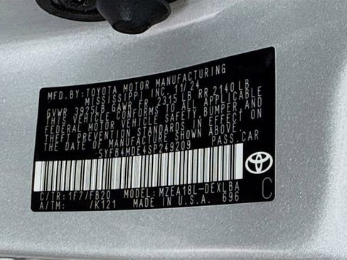 Certified 2025 Toyota Corolla LE image 29
