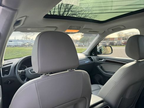 Used 2016 Audi Q5 2.0T Premium Plus w/ Technology Package AWD/4WD image 38