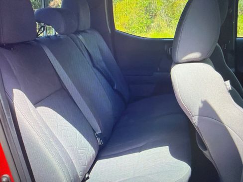 Used 2019 Toyota Tacoma TRD Sport RWD image 16