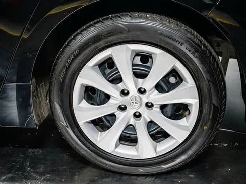 Certified 2023 Toyota Corolla LE image 10