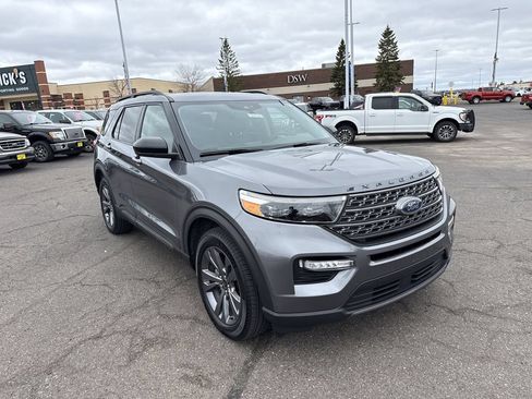 Certified 2022 Ford Explorer XLT w/ XLT Sport Appearance Package AWD/4WD image 4