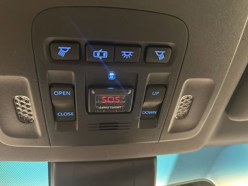 Used 2019 Toyota Avalon XSE image 30