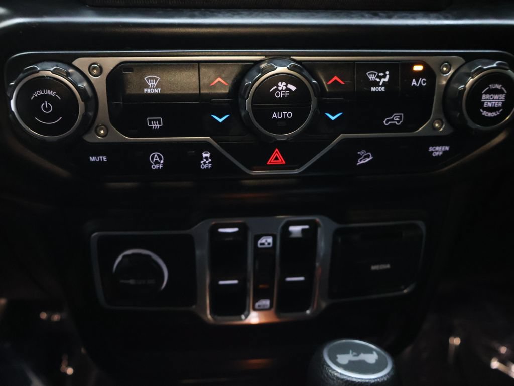 Used 2021 Jeep Wrangler Unlimited Sahara AWD/4WD image 26