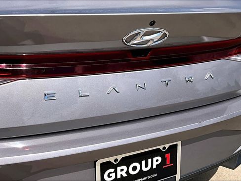 Used 2023 Hyundai Elantra SEL FWD image 29