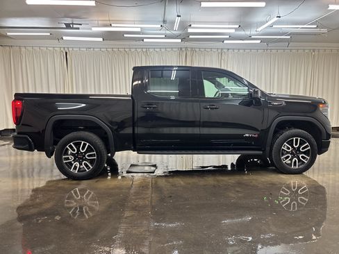 Used 2024 GMC Sierra 1500 AT4 w/ AT4 Carbonpro Edition AWD/4WD image 4