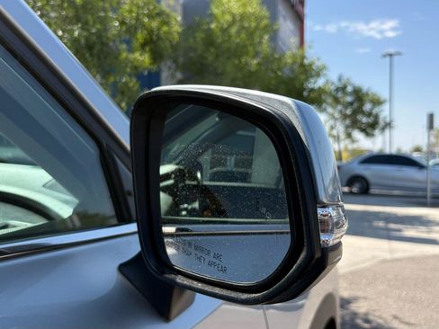 Used 2024 Toyota Grand Highlander FWD image 3