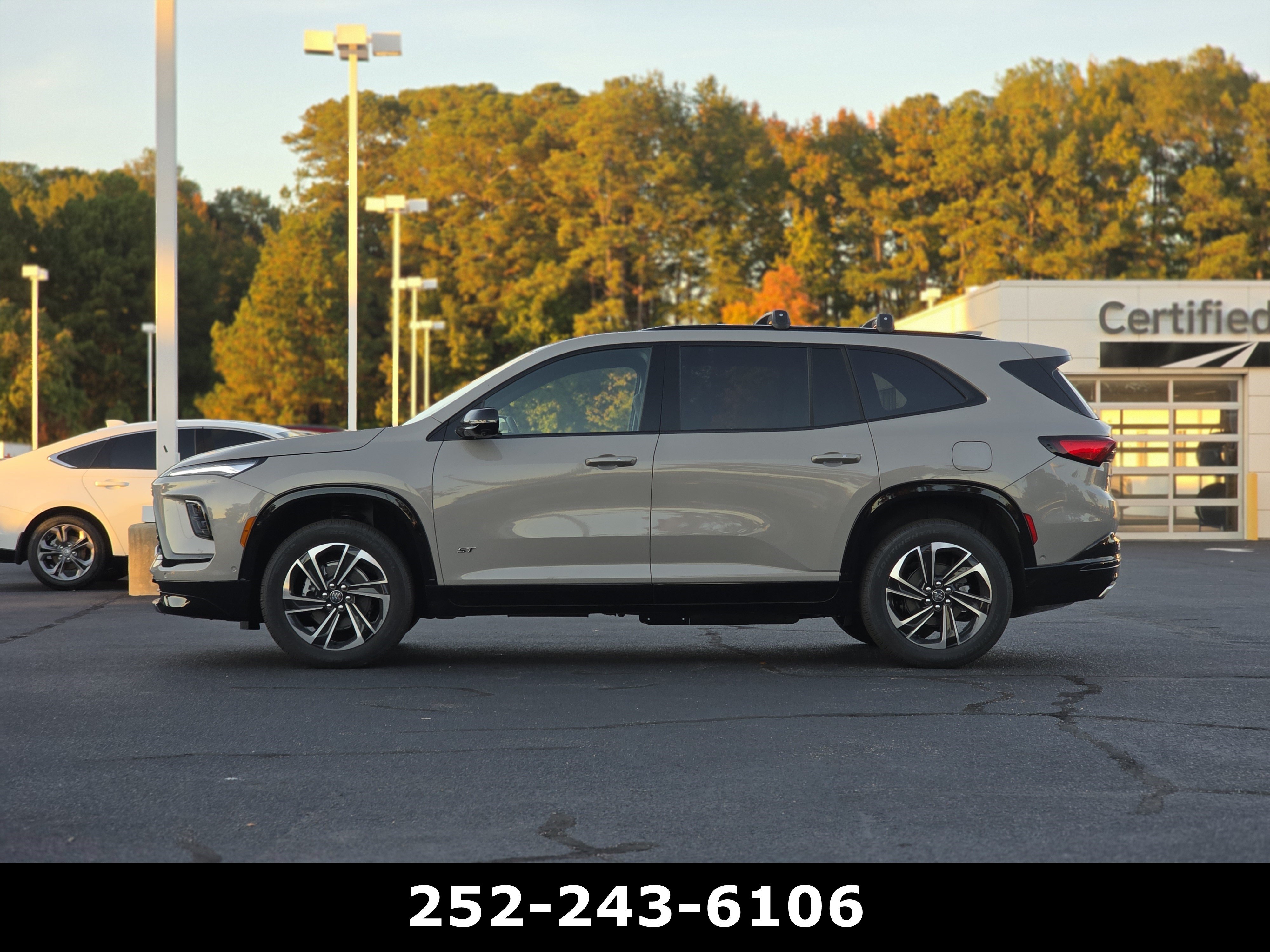 Used 2026 Buick Enclave Sport Touring w/ Super Cruise Package FWD image 4