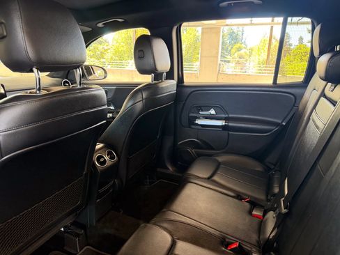 Used 2020 Mercedes-Benz GLB 250 image 19