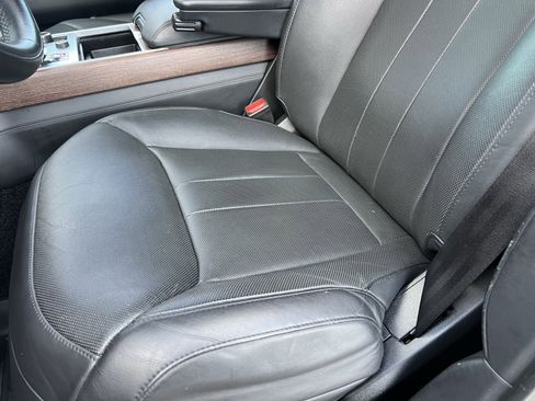 Certified 2023 Land Rover Range Rover SE image 19