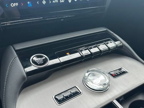 New 2026 Lincoln Navigator Reserve AWD/4WD image 29