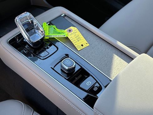 New 2026 Volvo XC90 B6 Plus image 18