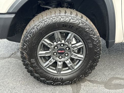 New 2026 GMC Sierra 1500 AT4X AWD/4WD image 18