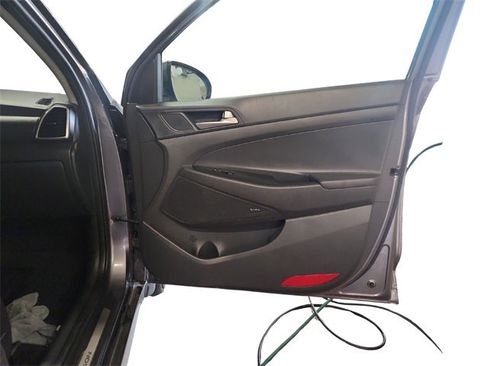 Used 2019 Hyundai Tucson Limited image 22