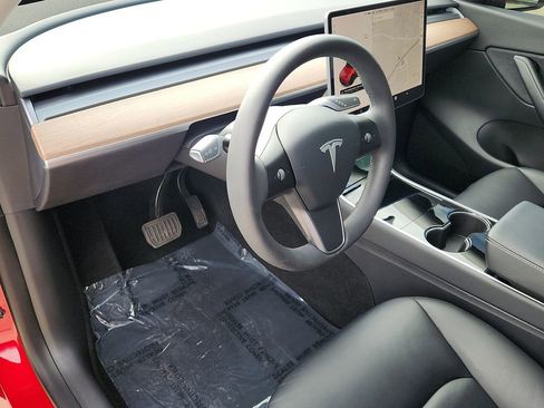 Used 2021 Tesla Model Y Long Range image 4