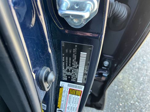 Used 2025 Toyota Highlander XSE AWD/4WD image 32