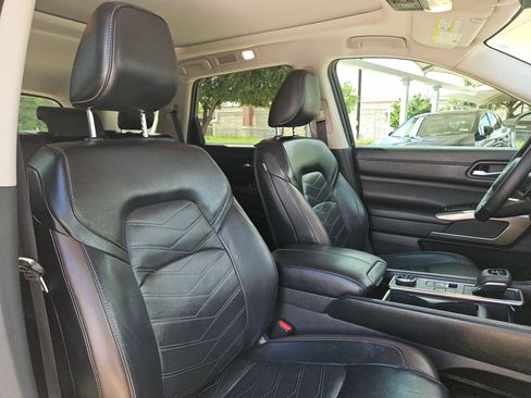 Used 2023 Nissan Pathfinder Platinum w/ Cargo Package AWD/4WD image 31