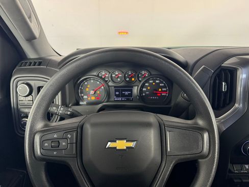 Used 2025 Chevrolet Silverado 3500 W/T image 19