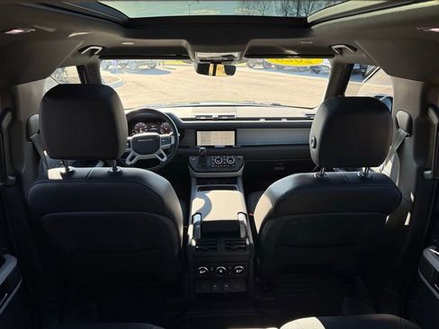 Used 2023 Land Rover Defender 110 X-Dynamic SE image 18