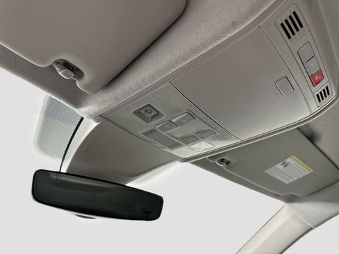 Certified 2024 Volkswagen Tiguan S image 18