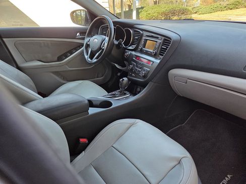 Used 2012 Kia Optima EX w/ Premium Pkg image 29