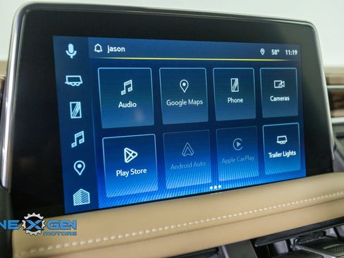 Used 2022 Chevrolet Suburban Premier AWD/4WD image 19
