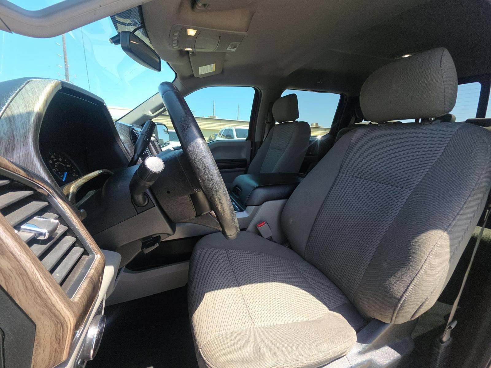 Used 2017 Ford F150 XLT w/ Equipment Group 302A Luxury RWD image 2