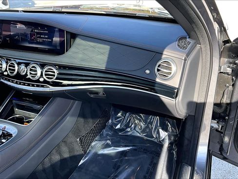 Used 2020 Mercedes-Benz Maybach S 650 image 18