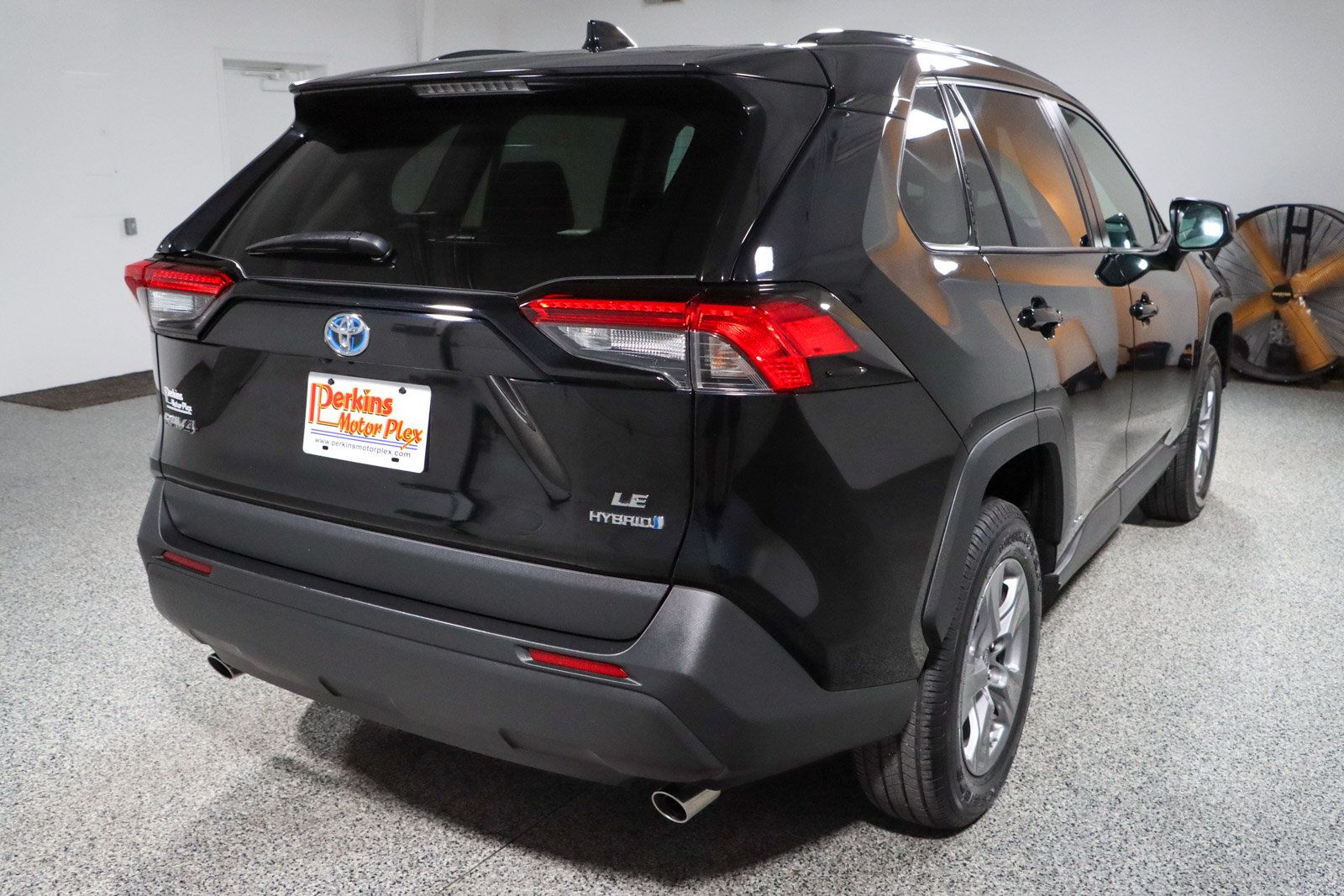 Used 2022 Toyota RAV4 LE AWD/4WD image 7