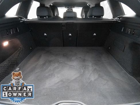 Used 2025 Mercedes-Benz GLC 300 4MATIC image 31