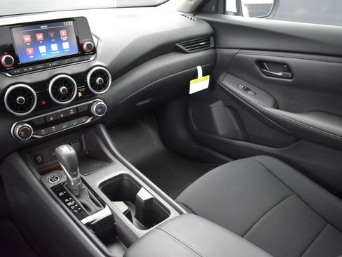 Used 2025 Nissan Sentra S image 31