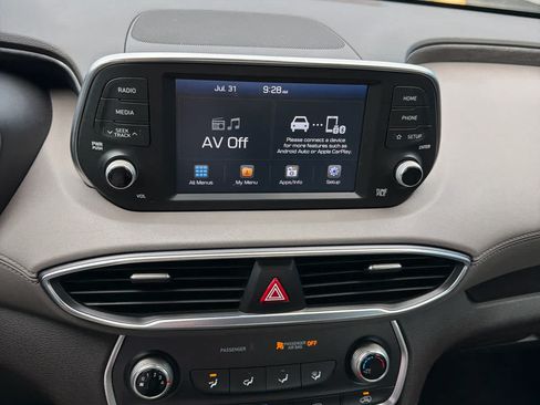 Used 2019 Hyundai Santa Fe SE FWD image 18