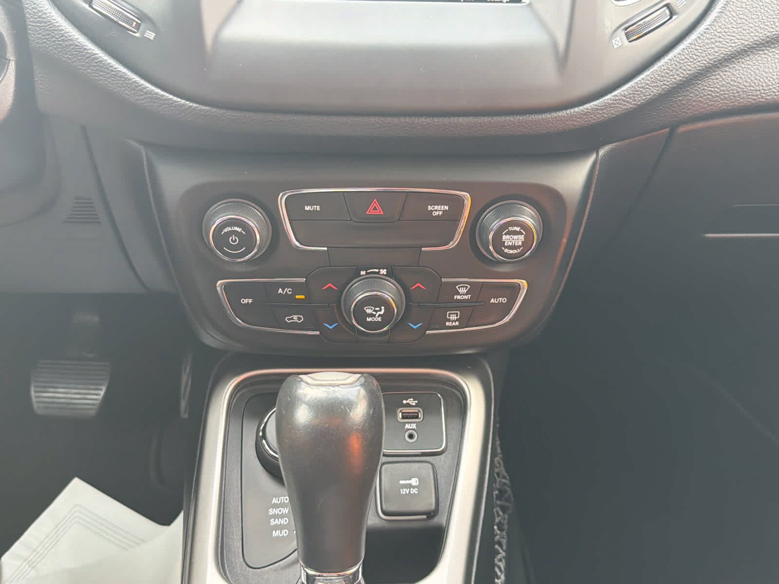 Used 2018 Jeep Compass Latitude w/ Popular Equipment Group AWD/4WD image 30
