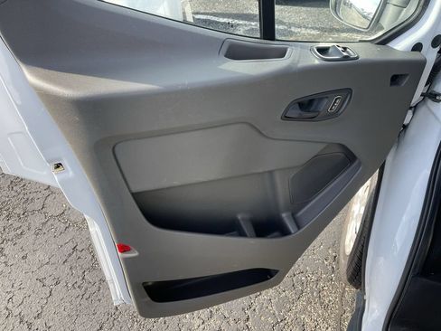 Used 2023 Ford Transit 350 XLT RWD image 3
