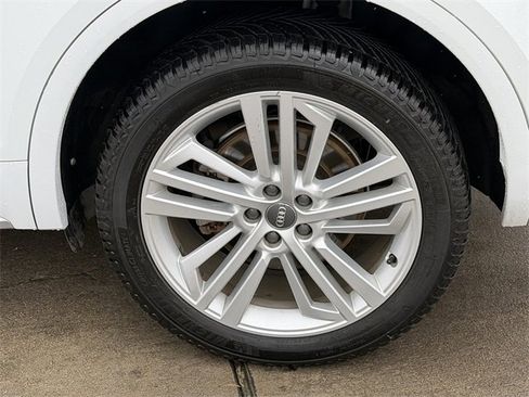 Used 2020 Audi Q5 Prestige w/ Prestige Package image 6
