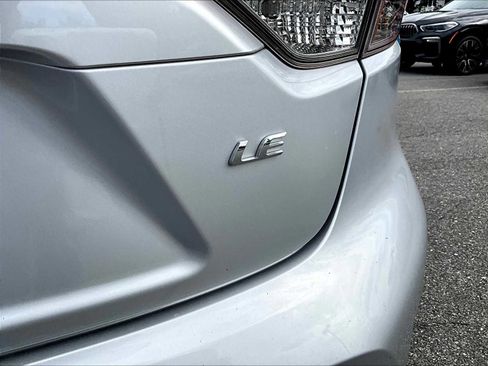 Used 2022 Toyota Corolla LE image 28