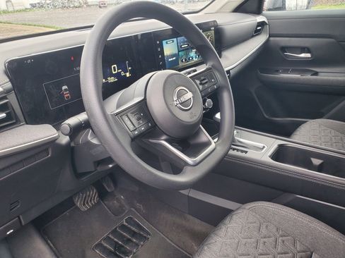Used 2025 Nissan Kicks SV AWD/4WD image 14