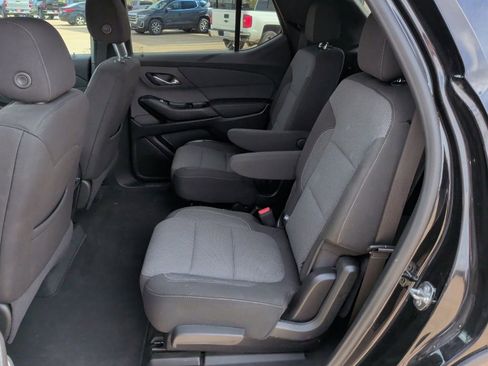 Used 2023 Chevrolet Traverse LT image 35