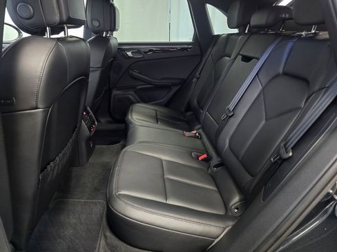 Certified 2025 Porsche Macan image 19