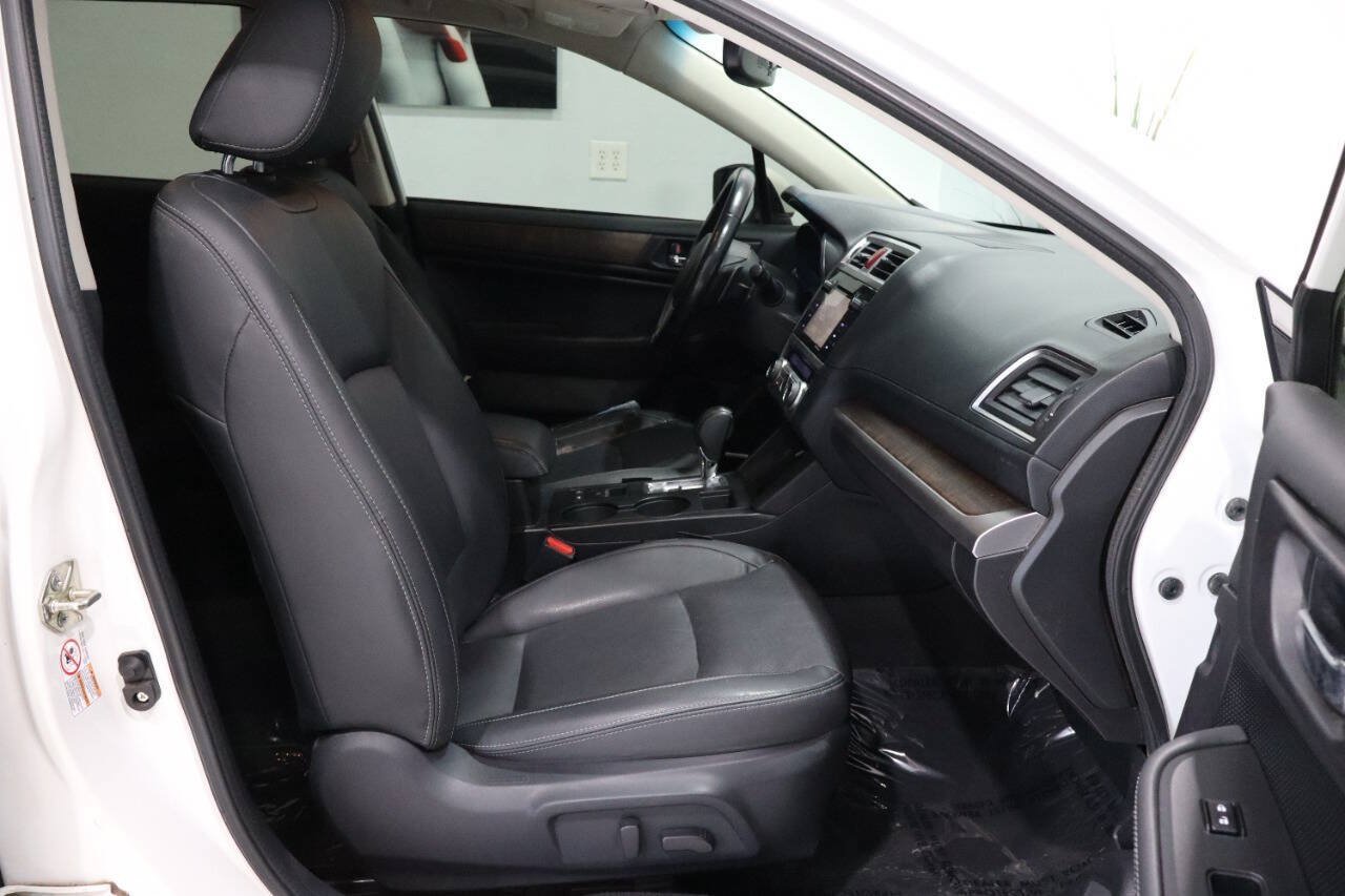 Used 2016 Subaru Outback 2.5i Limited AWD/4WD image 9
