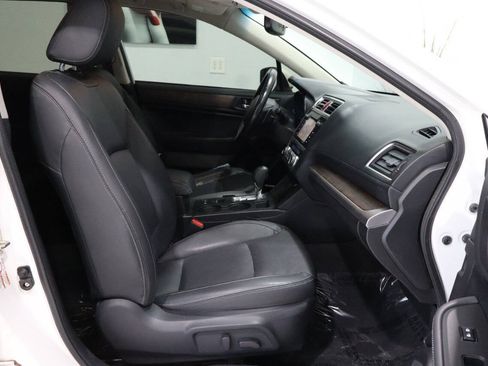 Used 2016 Subaru Outback 2.5i Limited AWD/4WD image 9