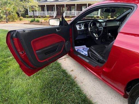 Used 2009 Ford Mustang GT RWD image 38